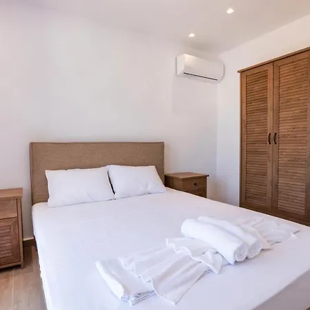 Cato Agro 1, Seafront With Private Pool *