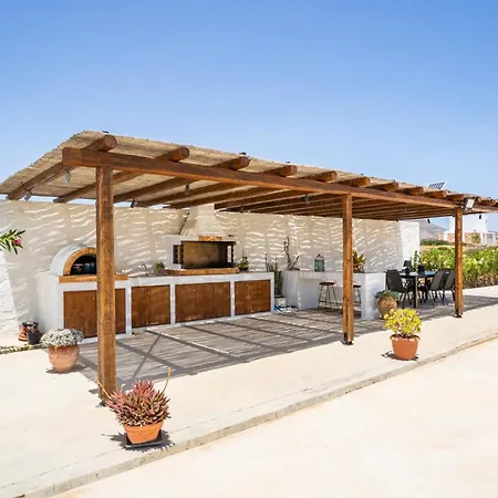 Cato Agro 1, Seafront With Private Pool ヴィラ Afiartis