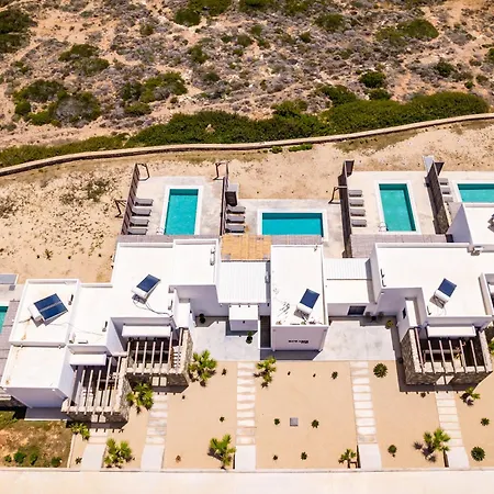 Cato Agro 1, Seafront With Private Pool ヴィラ Afiartis
