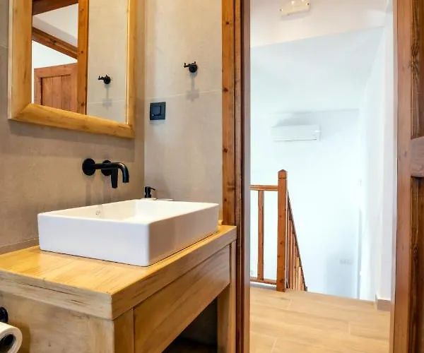 Cato Agro 1, Seafront With Private Pool